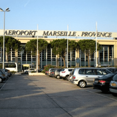 ESTACIONAMIENTO DEL AEROPUERTO DE MARSELLA-PROVENZA – FRANCIA
